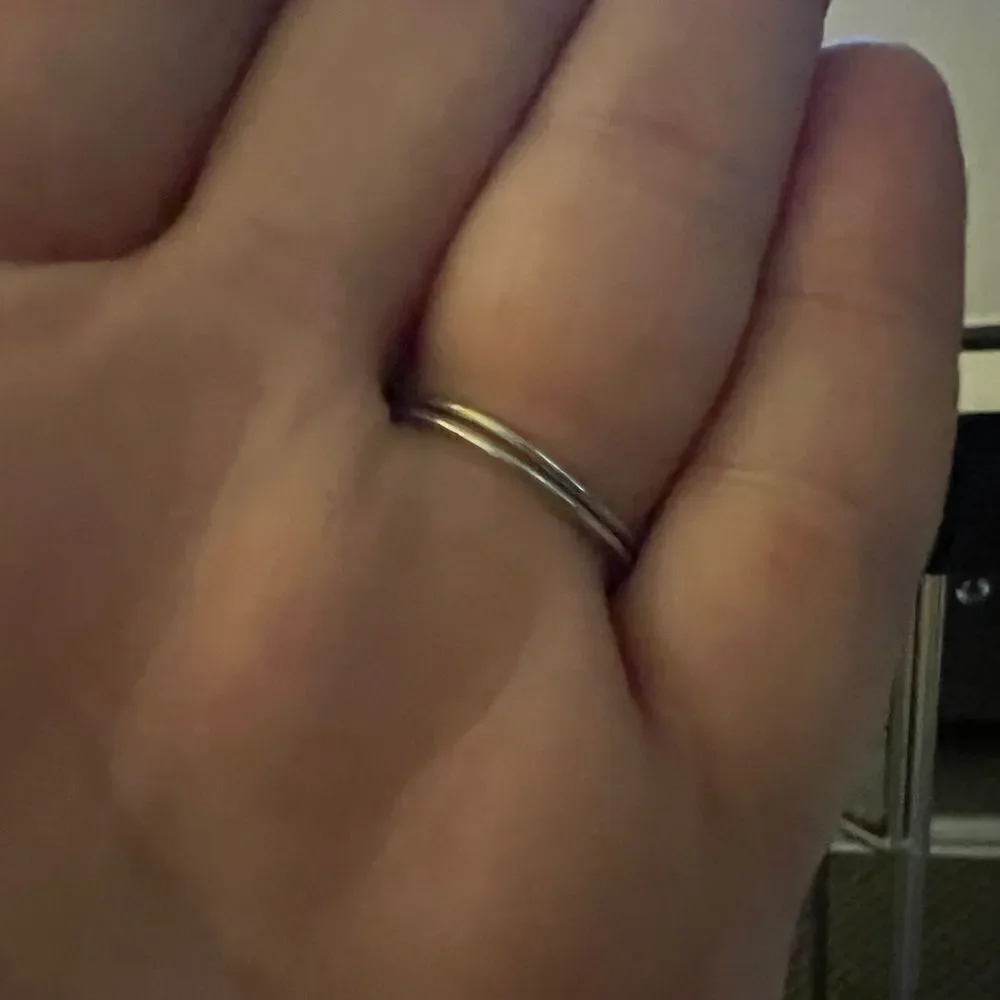 Beautiful vibrant blue ring